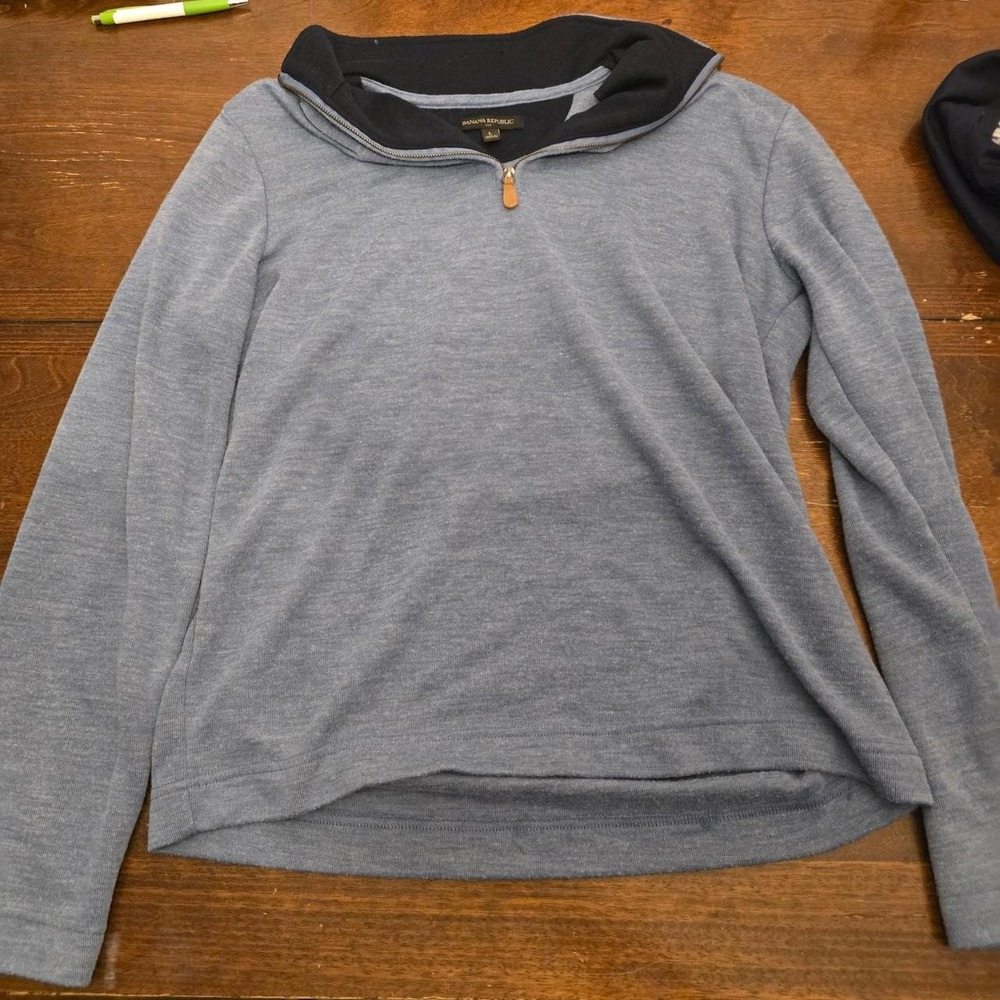 banana republic sweater. blue,